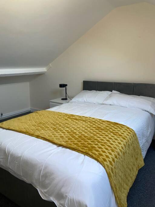 Modern 1 Bed Apartment In The City Centre Of Derby Ngoại thất bức ảnh